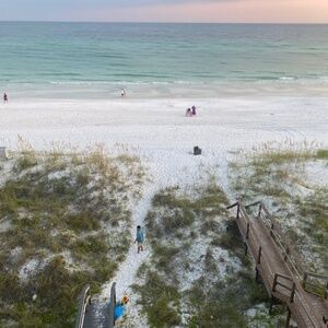 Meet your Posher, Mercedes